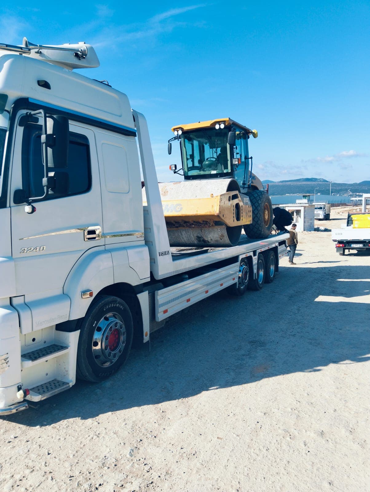 Yolda kalan araca yerinde yol yardım desteği